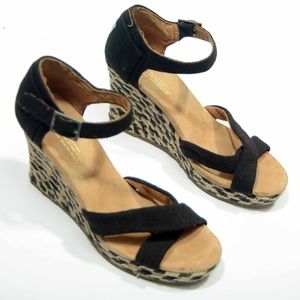 TOMS wedge shoes size 7.5